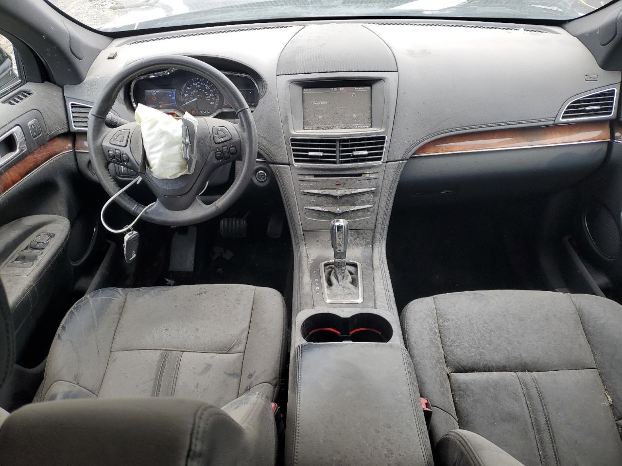 2015 Lincoln MKT - Image 8