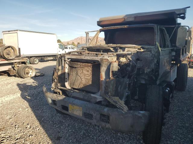 1999 Ford F800 