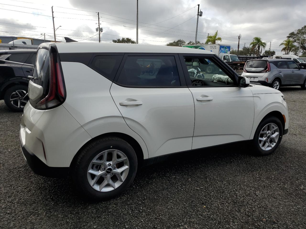 VIN KNDJ23AU7S7925452 2025 KIA SOUL no.3