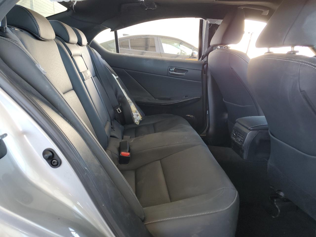 2023 Lexus IS - Image 10