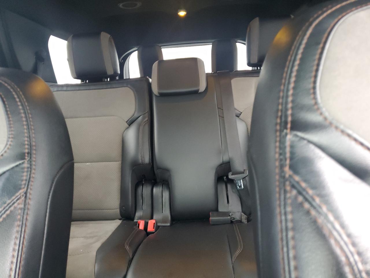 2017 Ford Explorer - Image 10