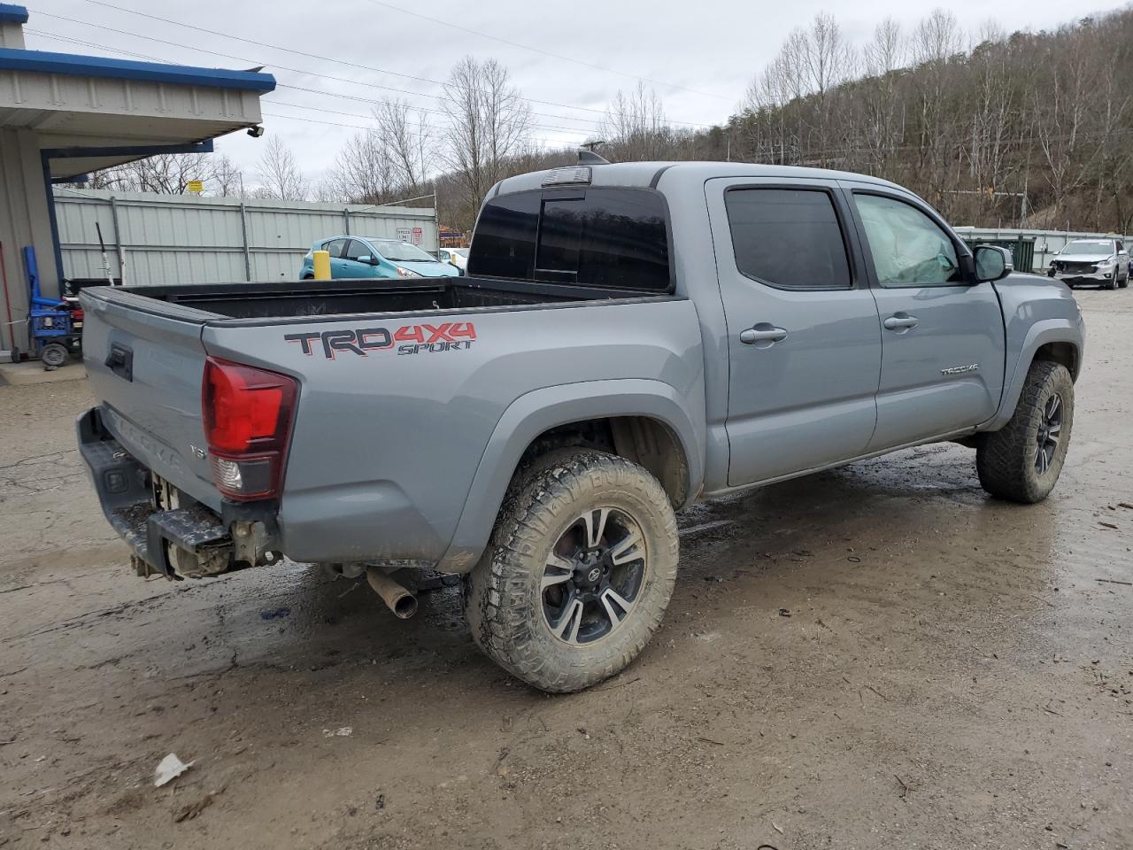 2018 Toyota Tacoma - Image 3