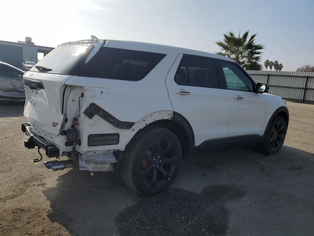 2022 Ford Explorer - Image 3
