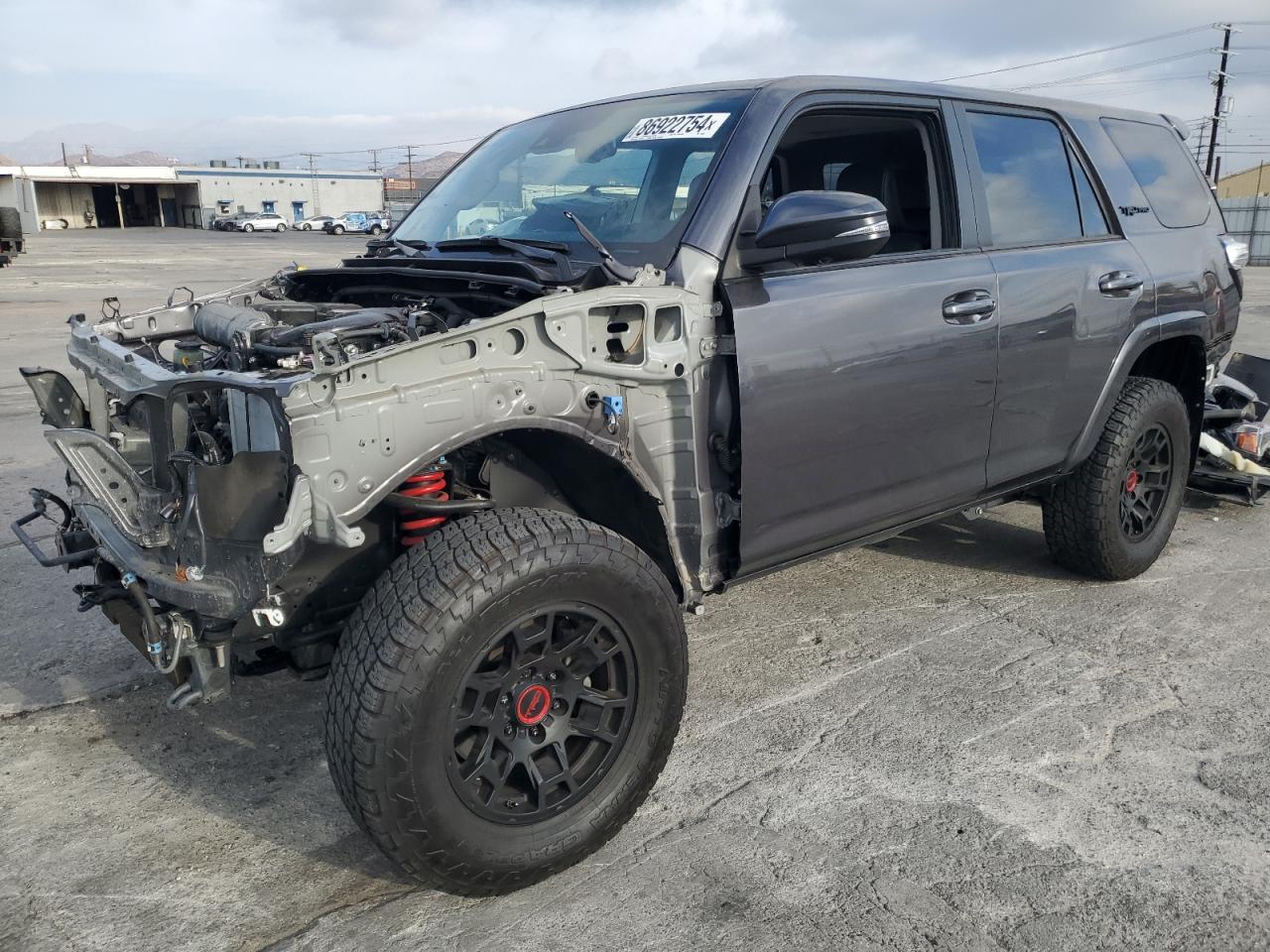 2023 TOYOTA 4RUNNER SE