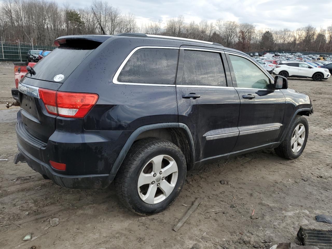 2011 Jeep Grand Cherokee - Image 3