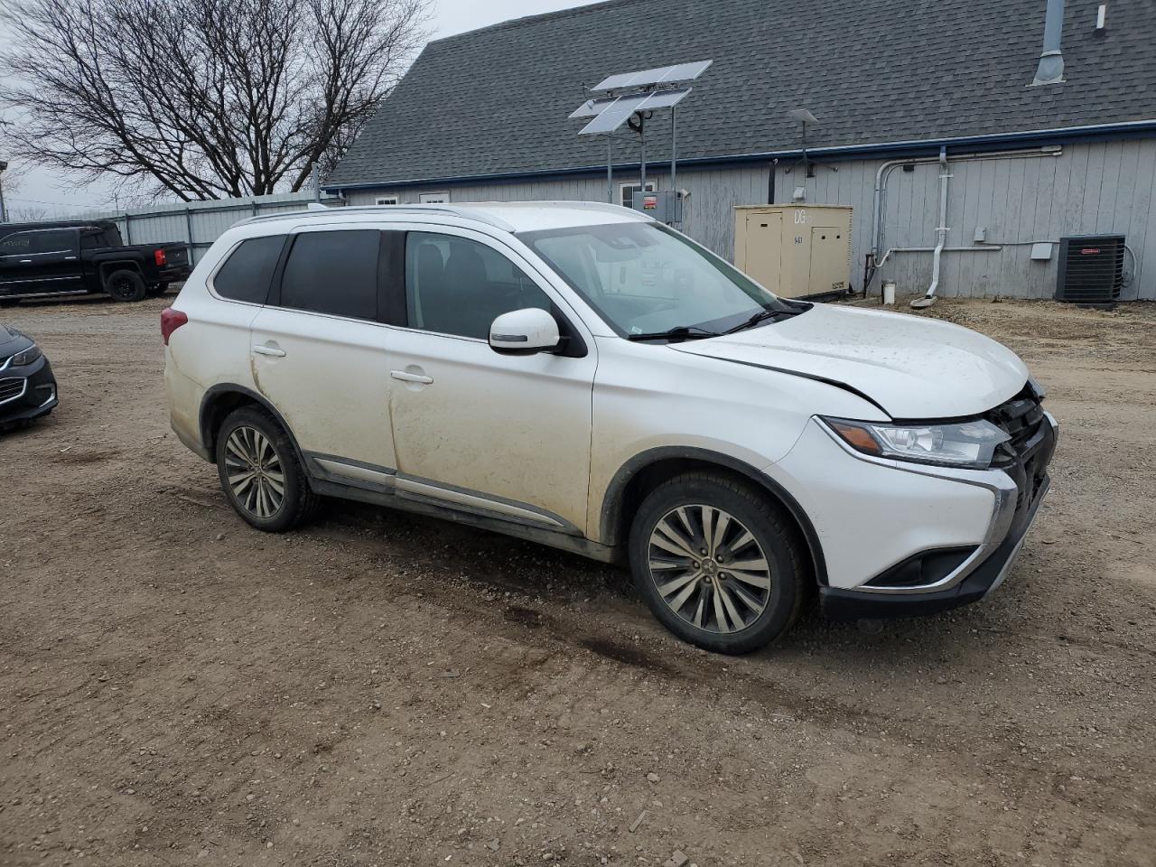 2020 Mitsubishi Outlander - Image 4