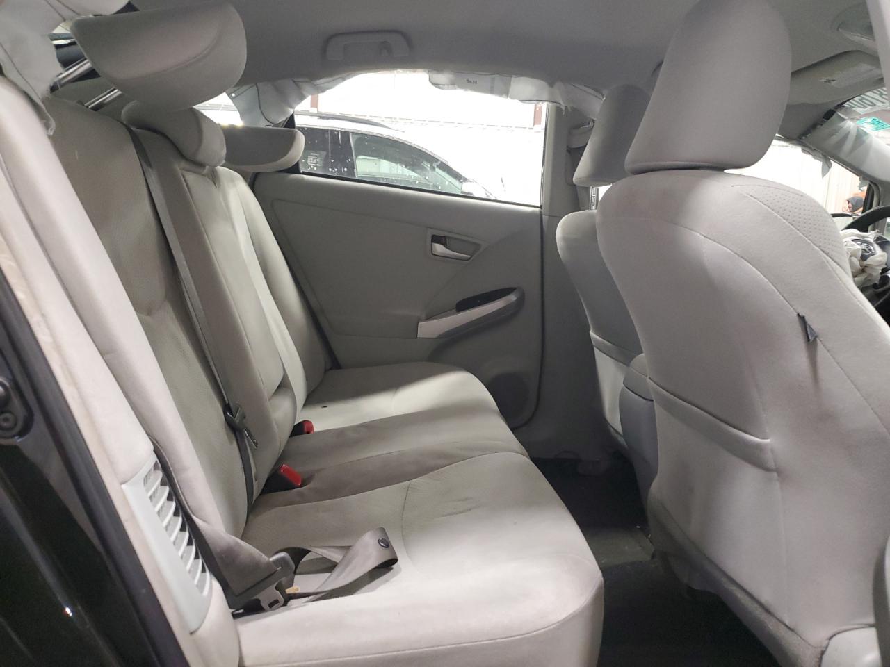 2014 Toyota Prius - Image 10