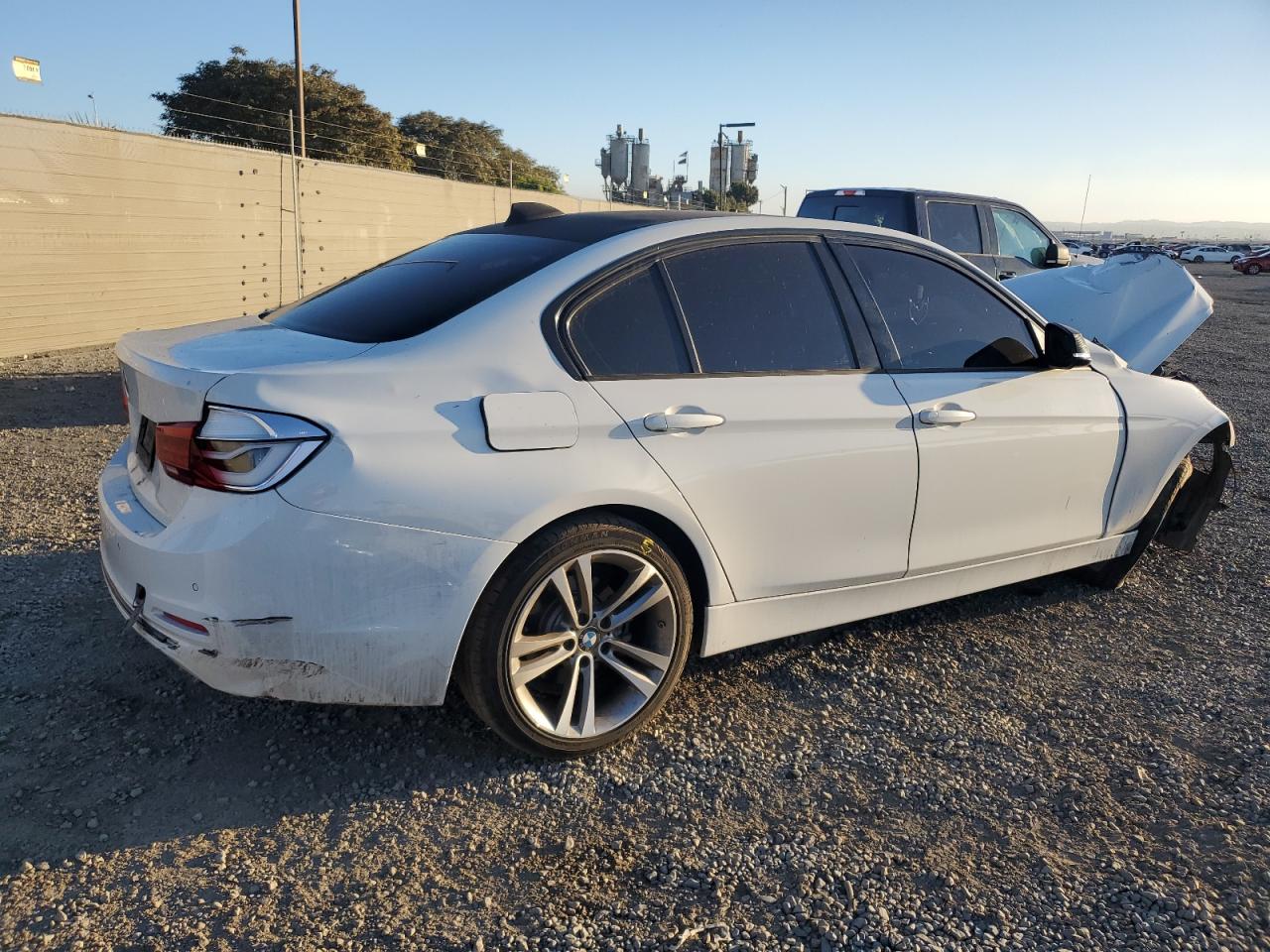 VIN WBA8E9G5XGNU30574 2016 BMW 3 SERIES no.3