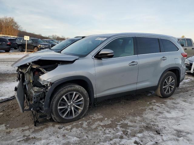  TOYOTA HIGHLANDER 2019 Srebrny