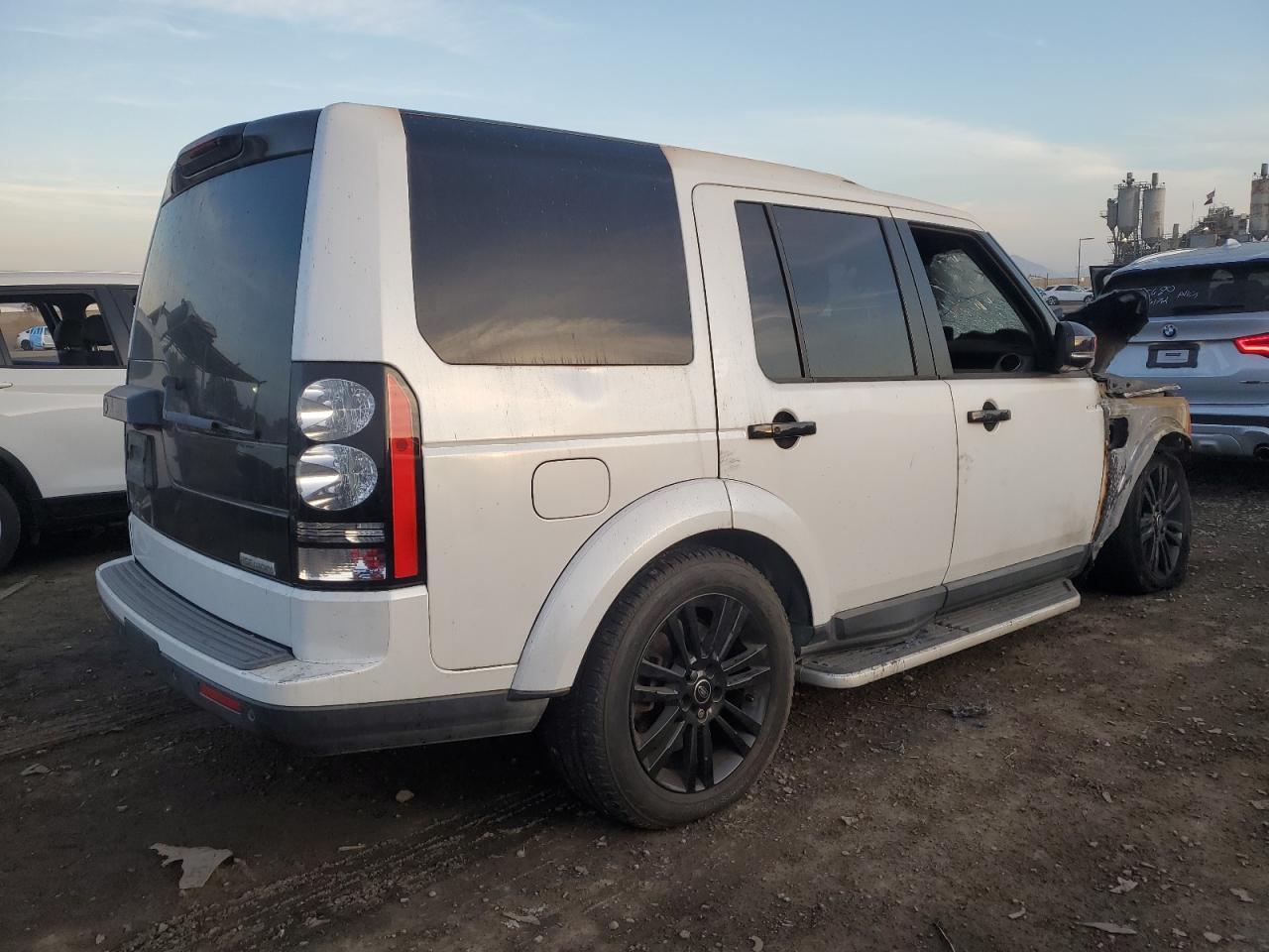 VIN SALAK2V61GA797606 2016 LAND ROVER LR4 no.3