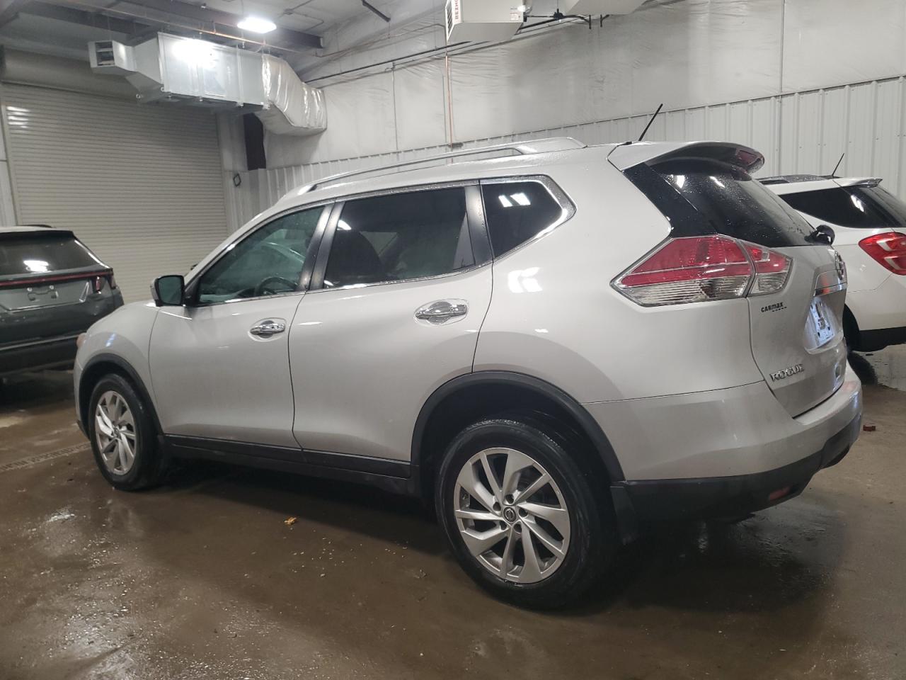 2016 Nissan Rogue - Image 2