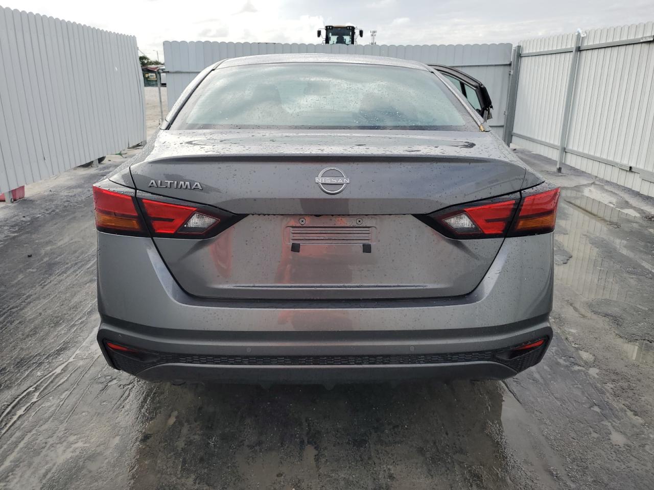2024 Nissan Altima - Image 6