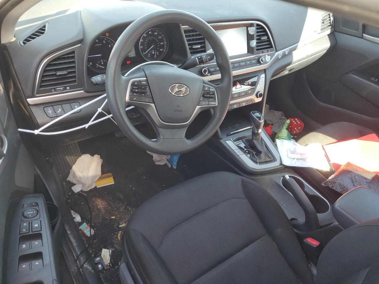 2018 Hyundai Elantra - Image 8