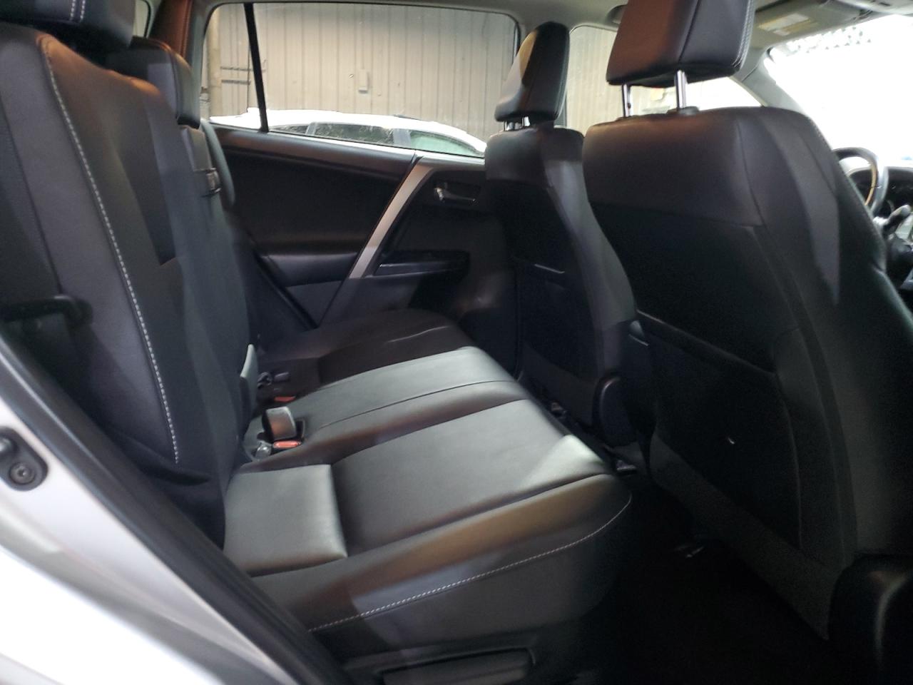 2016 Toyota RAV 4 - Image 11