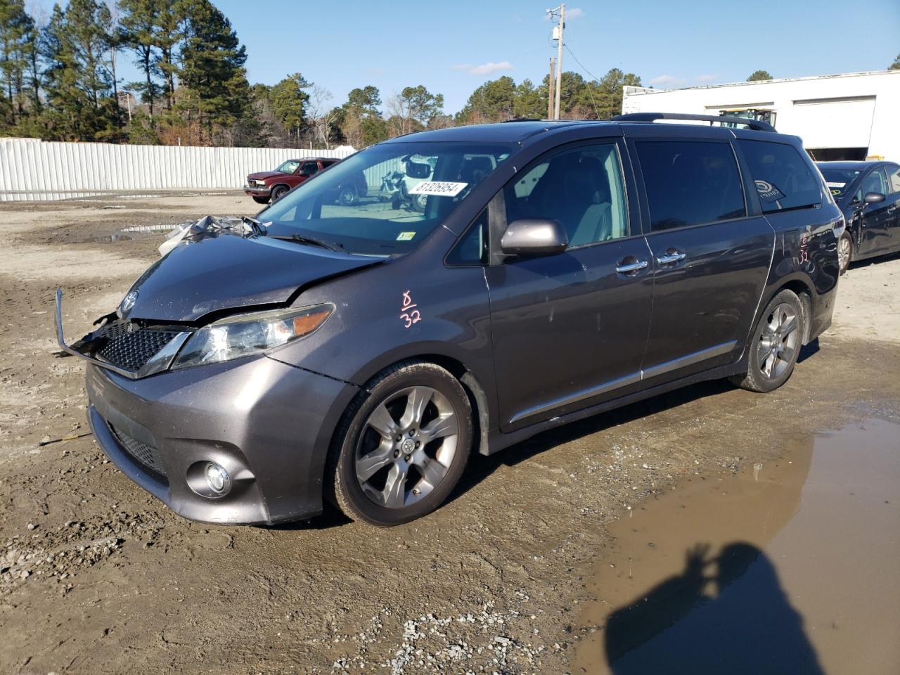 2013 TOYOTA SIENNA