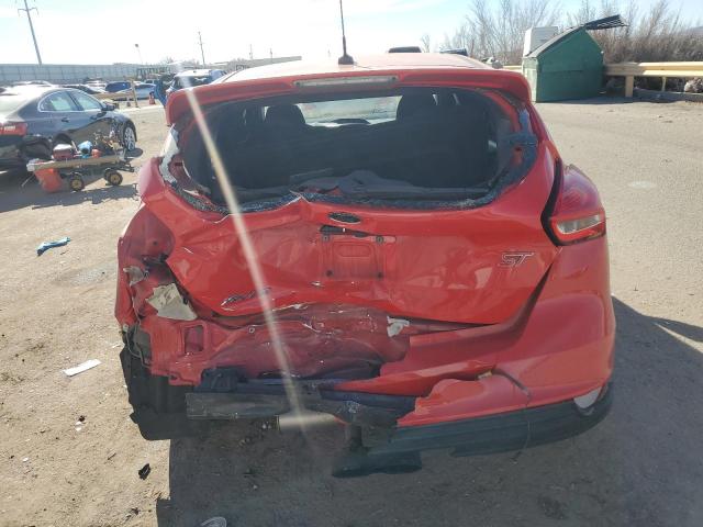  FORD FOCUS 2017 Червоний