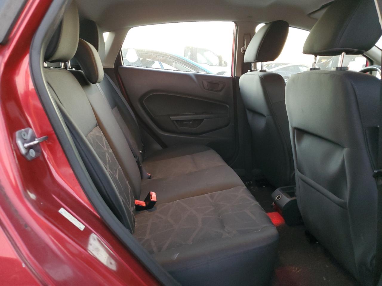 2012 Ford Fiesta - Image 10