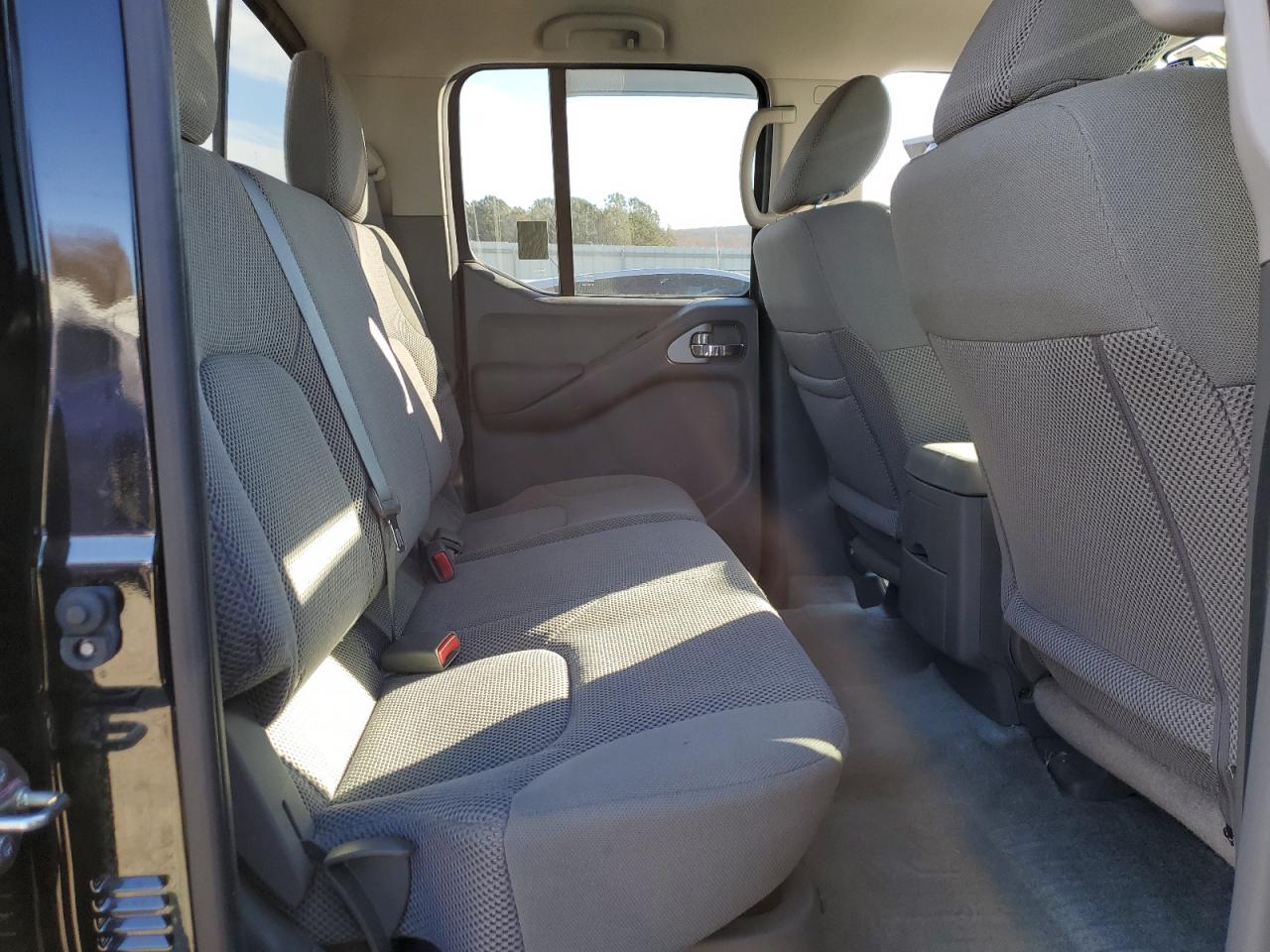 2016 Nissan Navara (Frontier) - Image 10