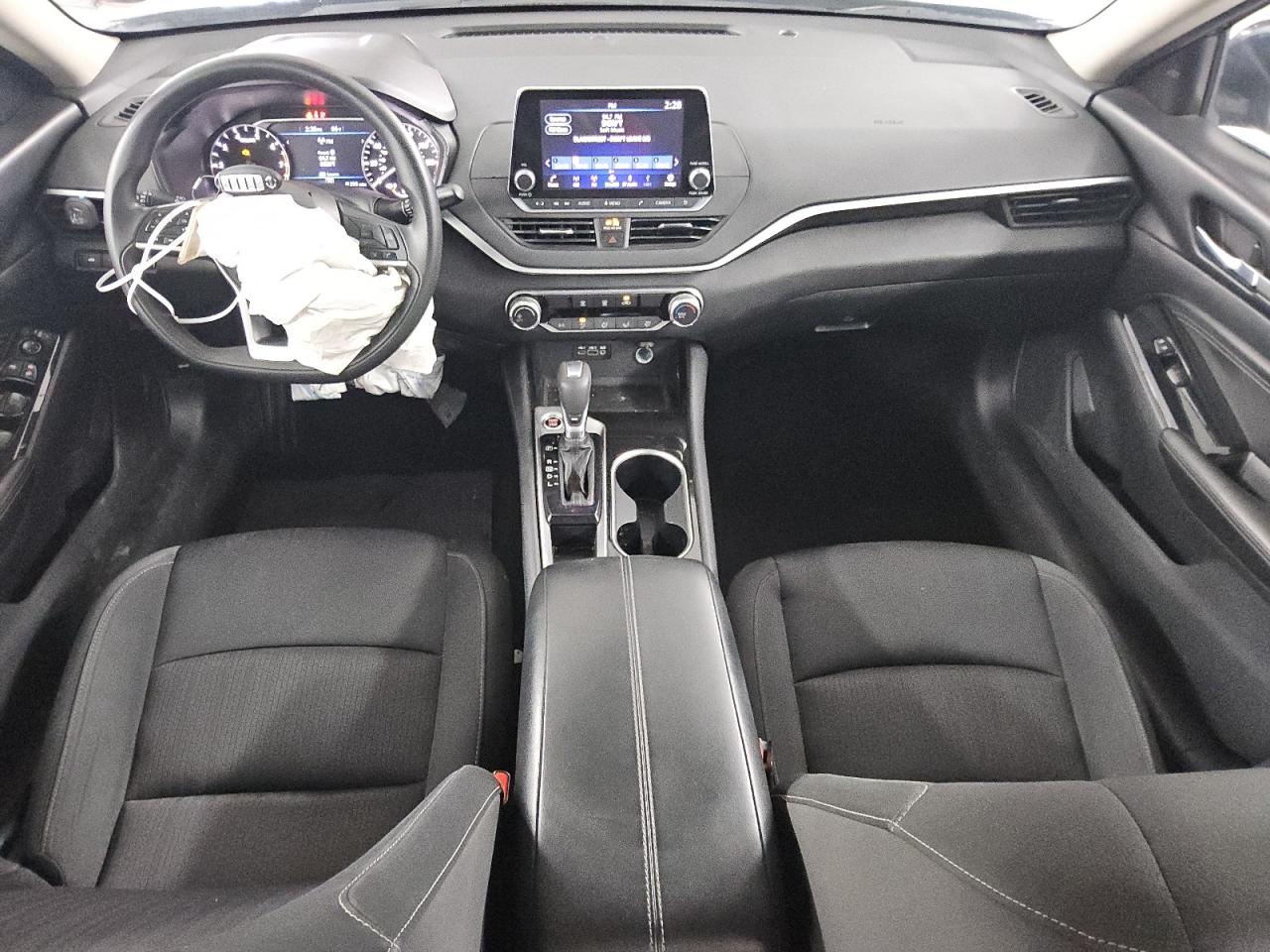 2021 Nissan Altima - Image 8