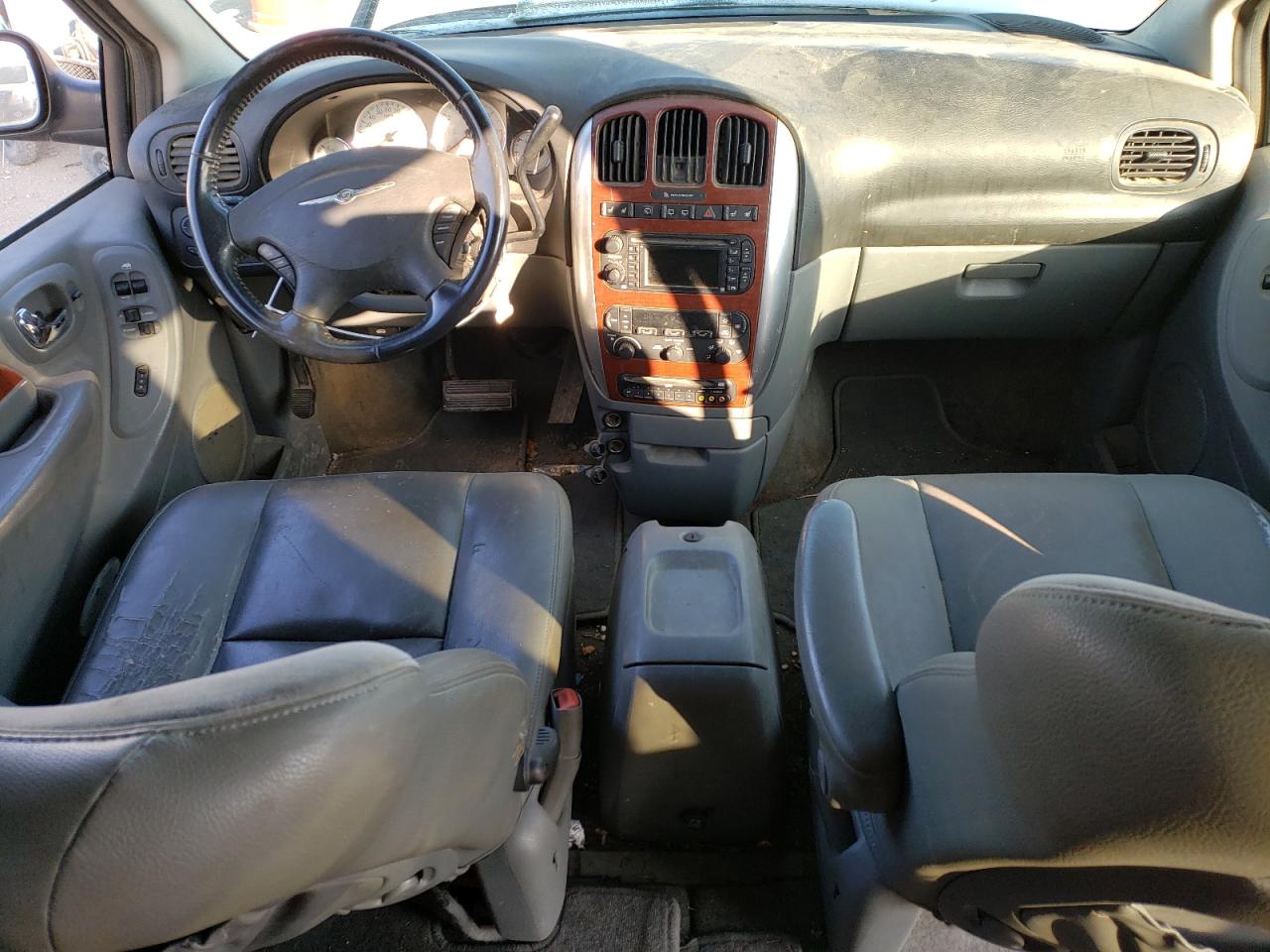 2007 Chrysler Town & Country - Image 8