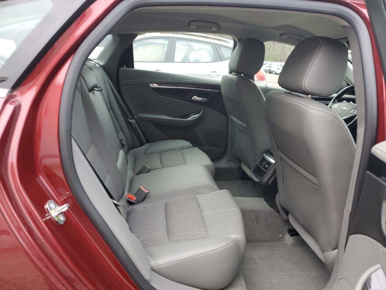 2016 Chevrolet Impala - Image 10
