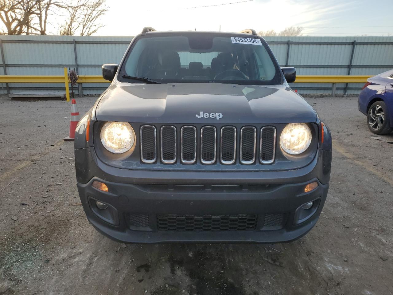 2017 Jeep Renegade - Image 5