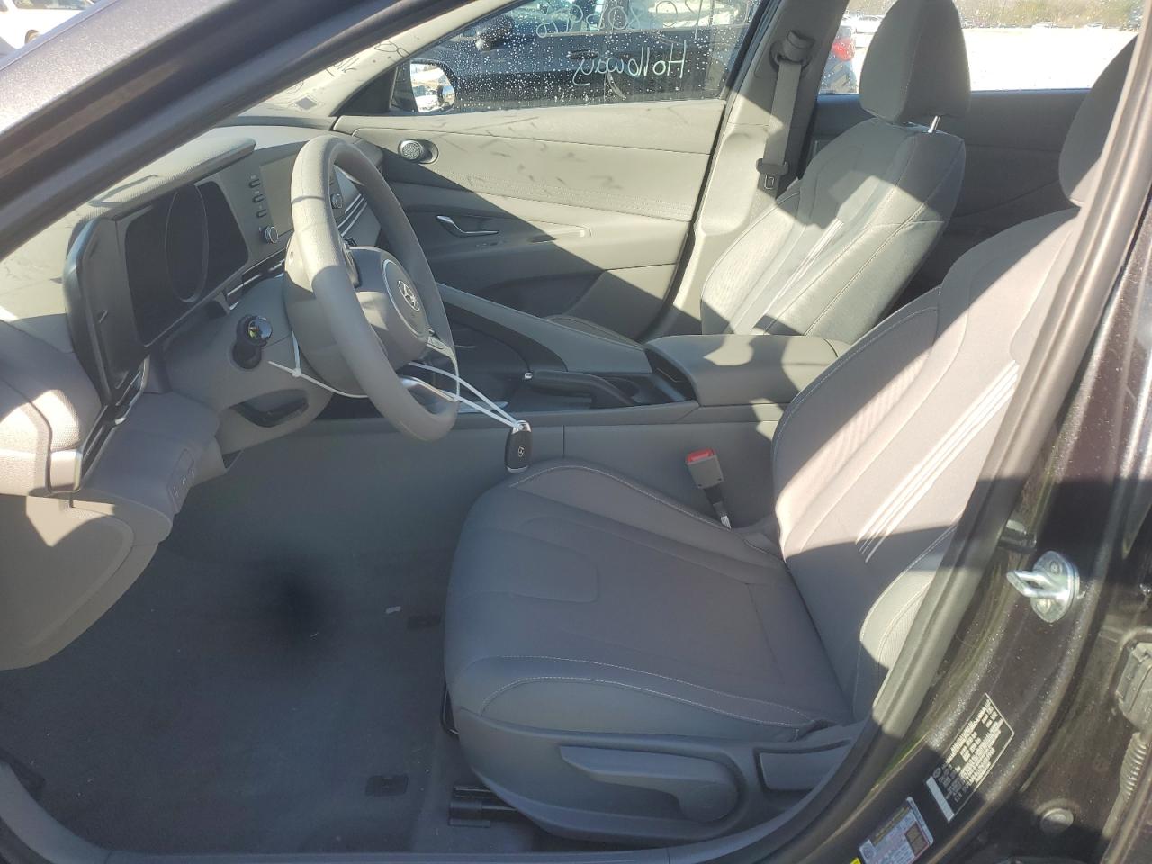 2022 Hyundai Elantra - Image 7