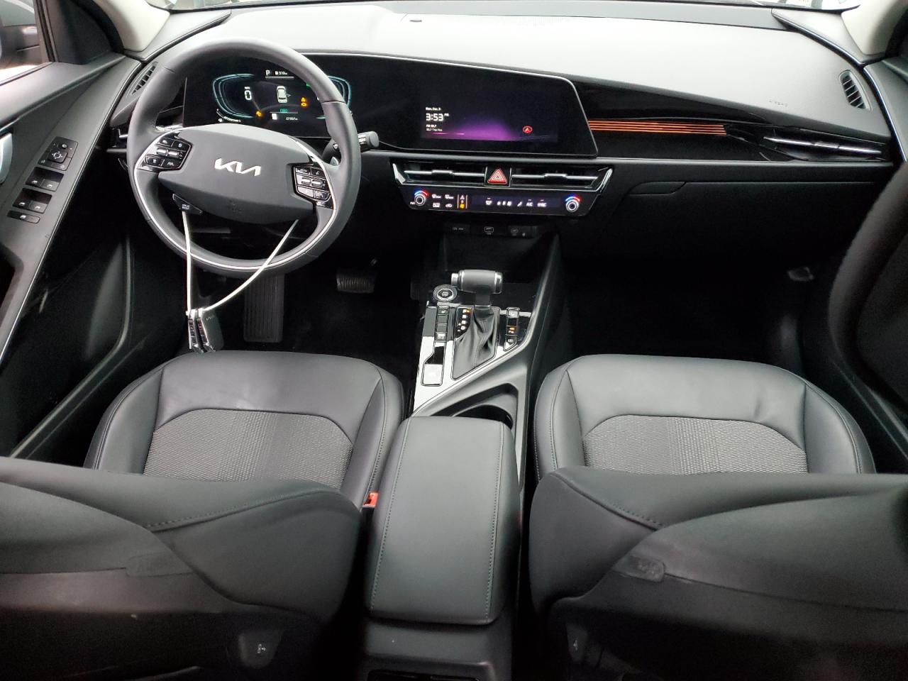 2023 Kia Niro - Image 8