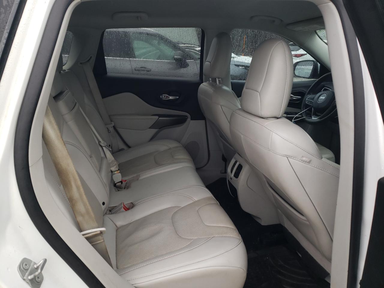 2019 Jeep Grand Cherokee - Image 11