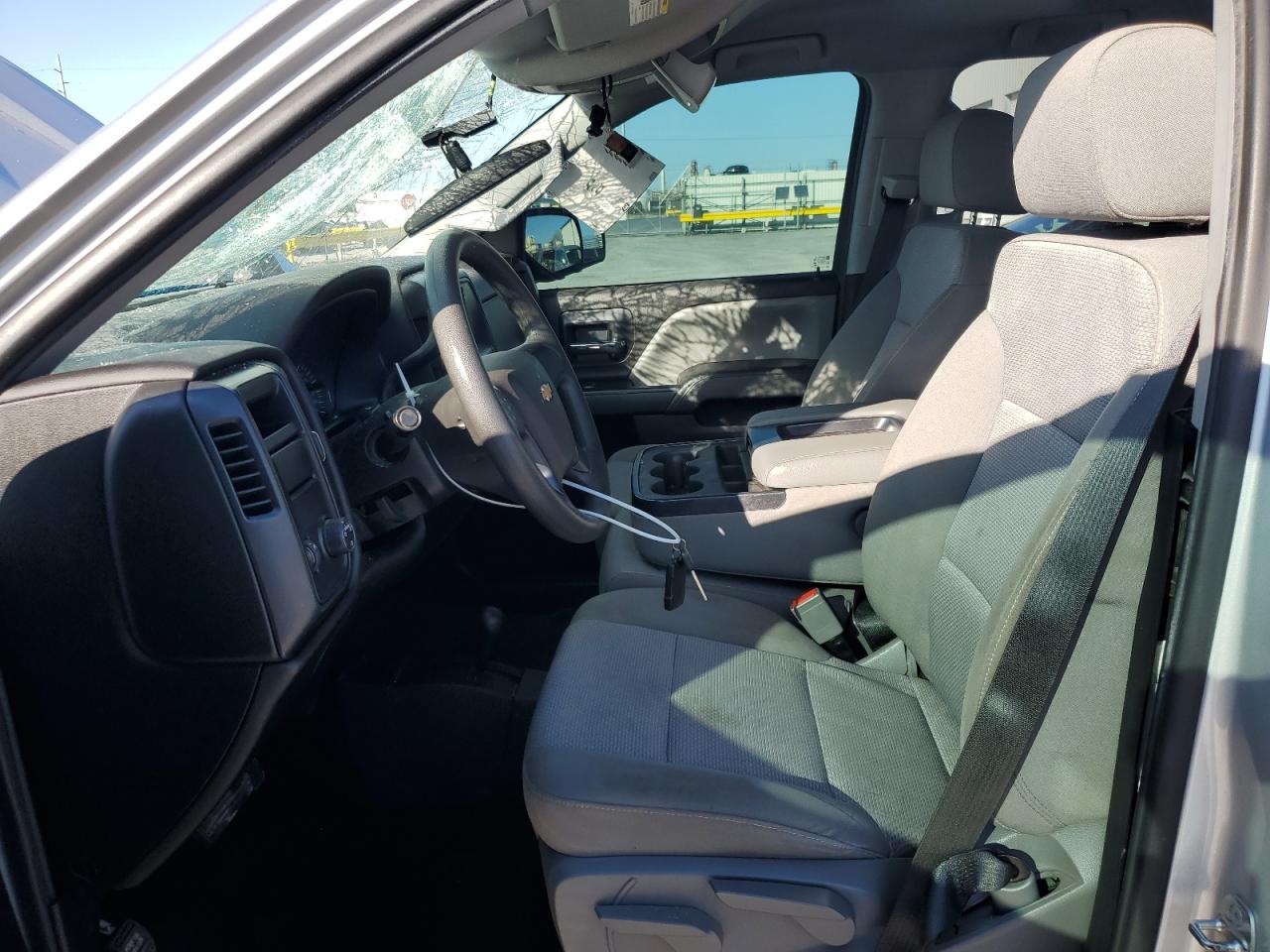 2018 Chevrolet Silverado K1500 Custom VIN: 1GCVKPEC8JZ327786 Lot: 82996814