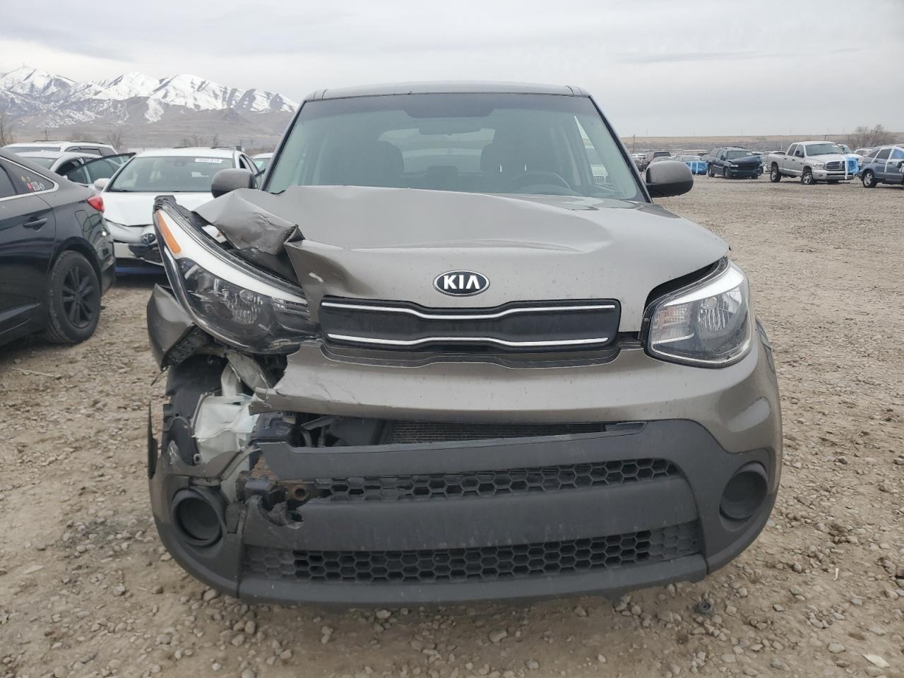 VIN KNDJN2A24K7025768 2019 KIA SOUL no.5