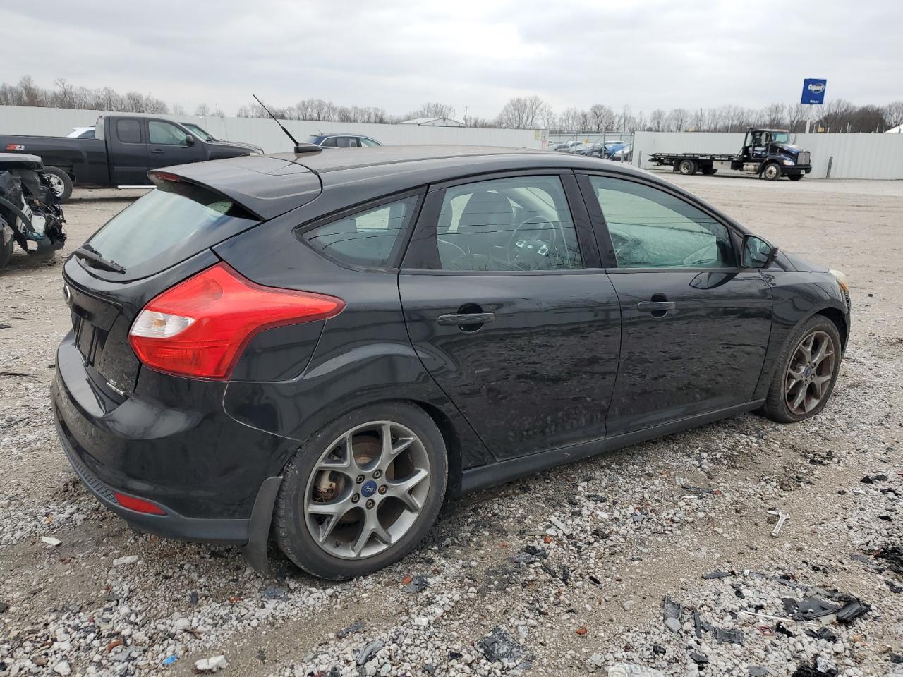 VIN 1FADP3K25EL275453 2014 FORD FOCUS no.3