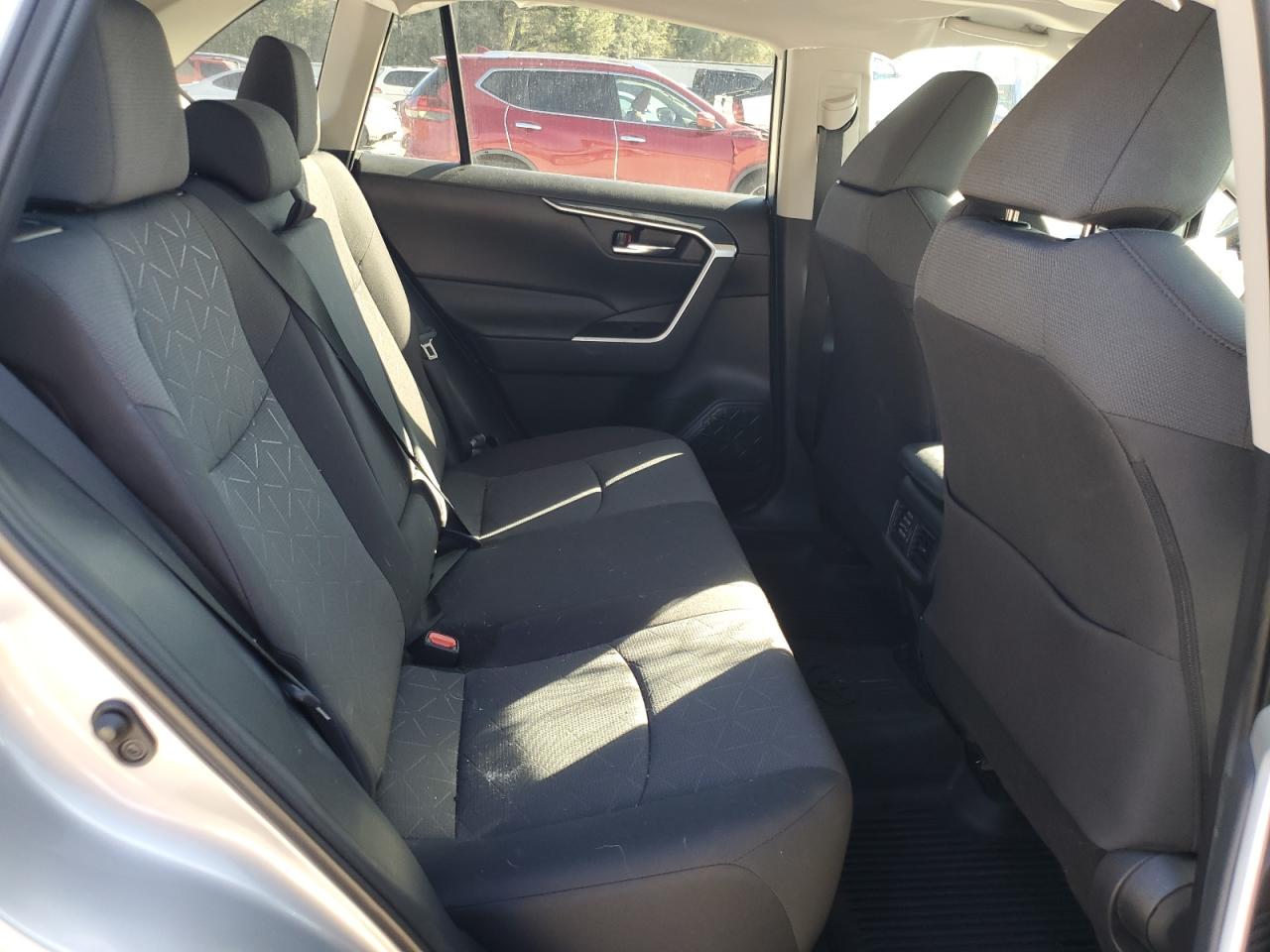 2021 Toyota RAV 4 - Image 12