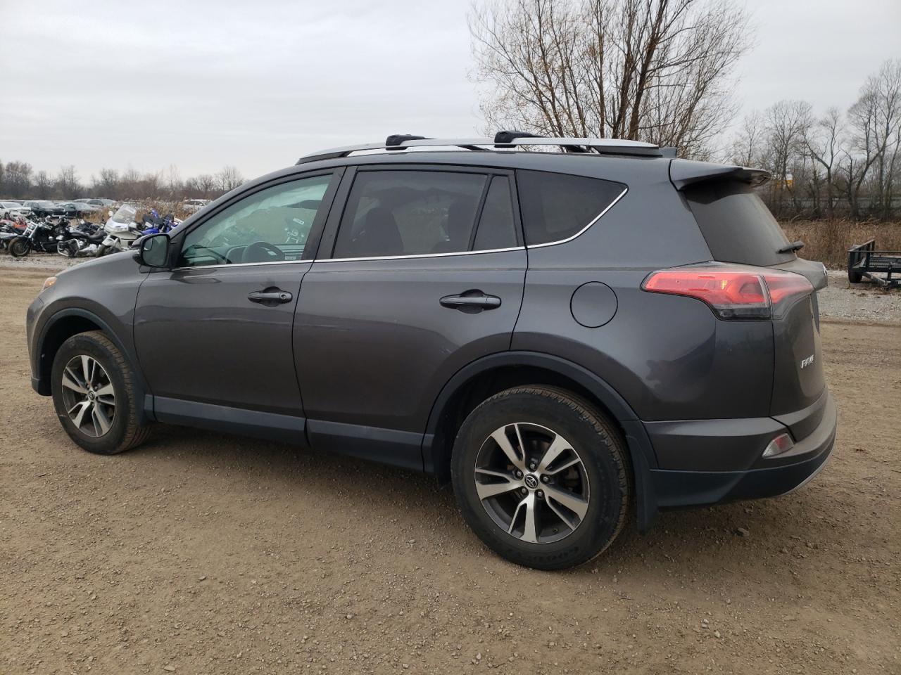 VIN 2T3RFREV2HW627398 2017 TOYOTA RAV4 no.2