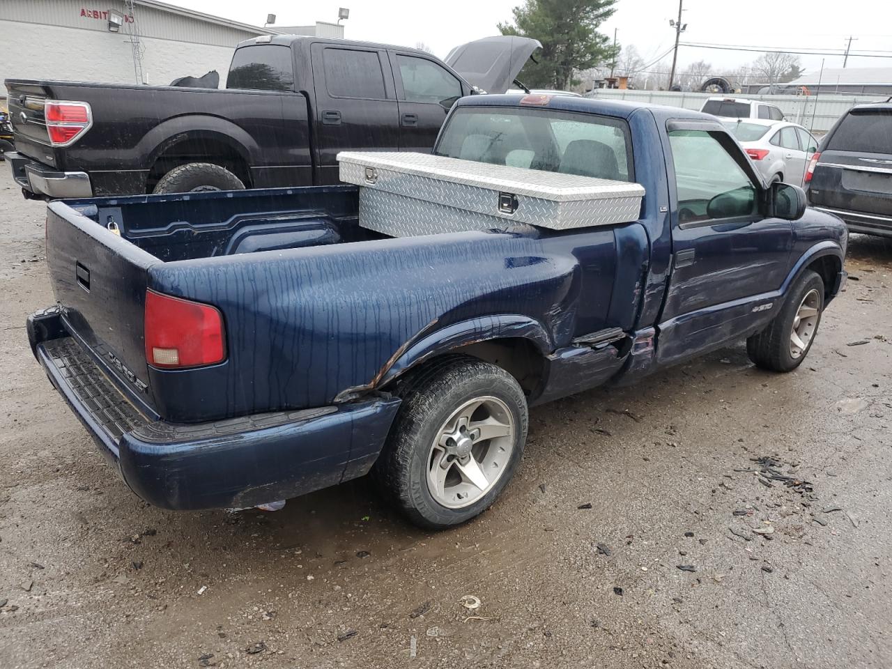 2000 Chevrolet S-10 Pickup - Image 3
