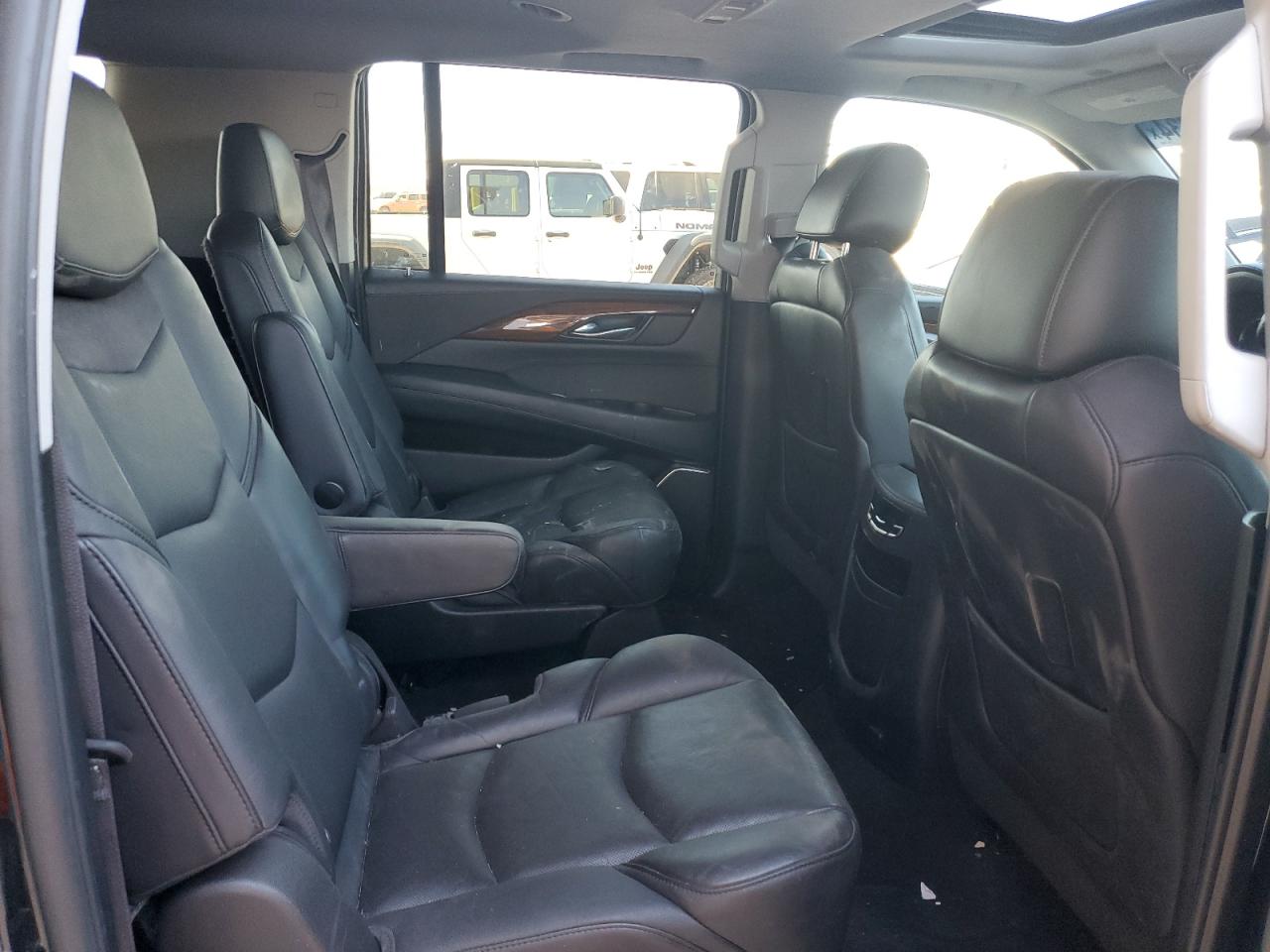2016 Cadillac Escalade - Image 11