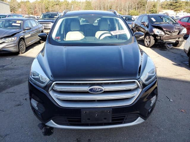  FORD ESCAPE 2017 Czarny