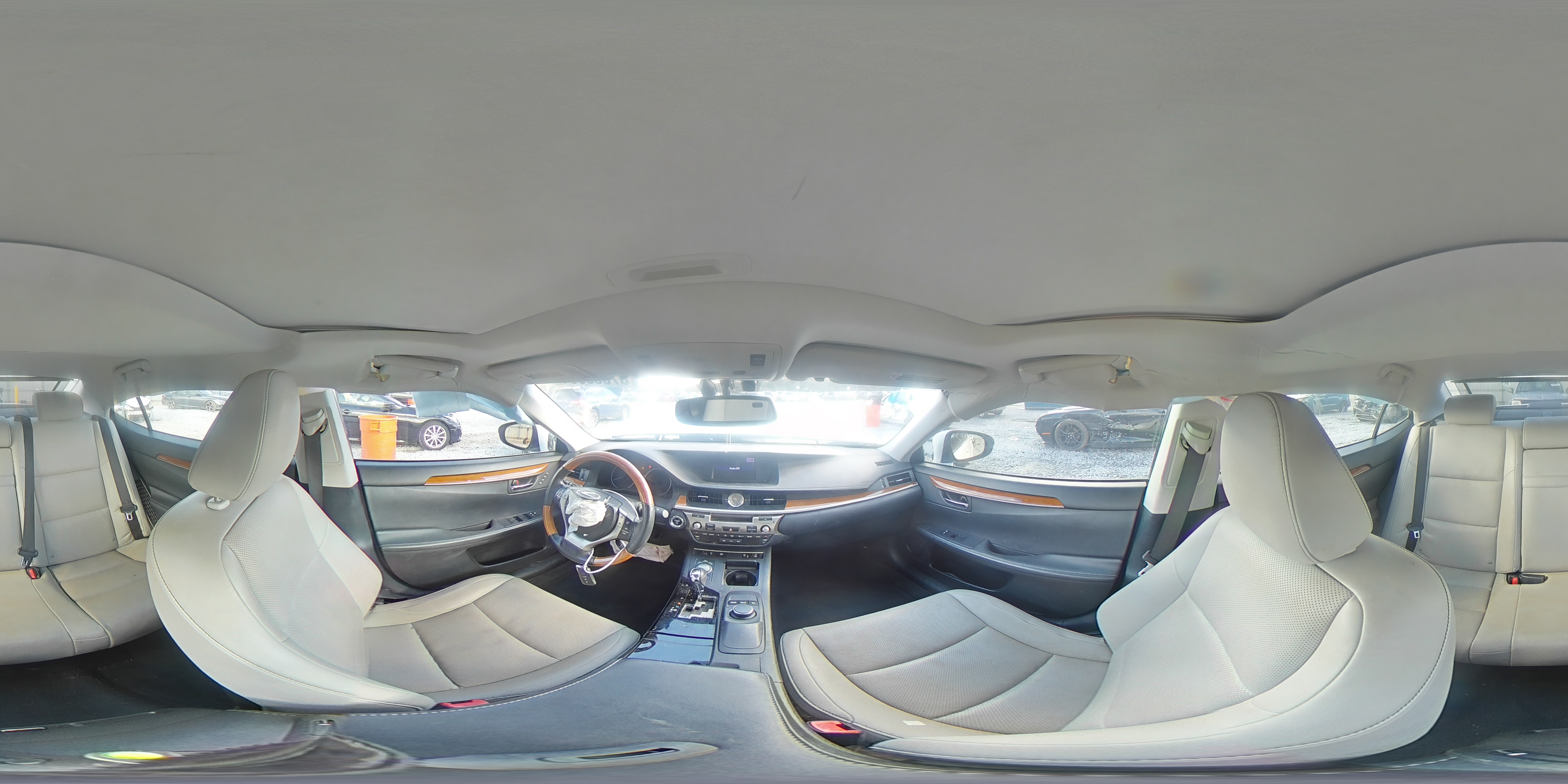 2014 Lexus ES - Image 14
