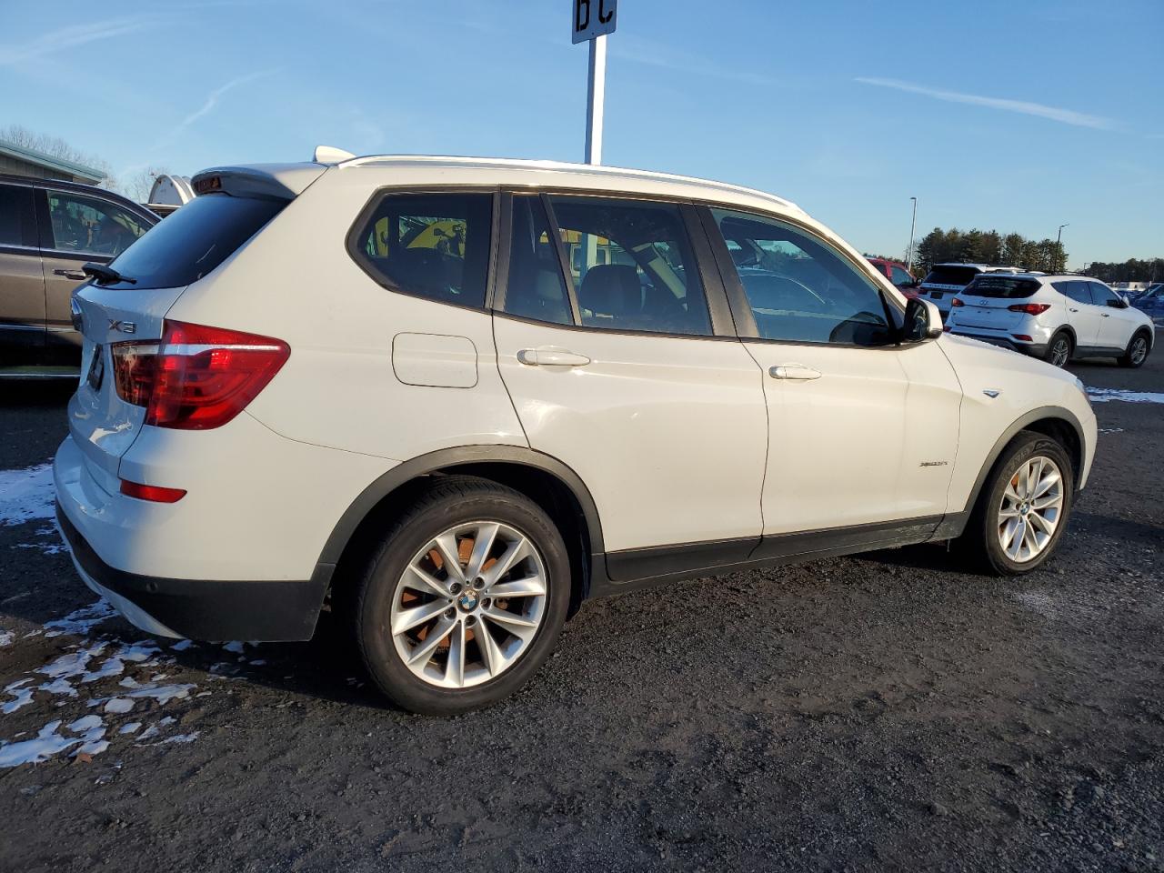 VIN 5UXWX9C30H0T16346 2017 BMW X3 no.3