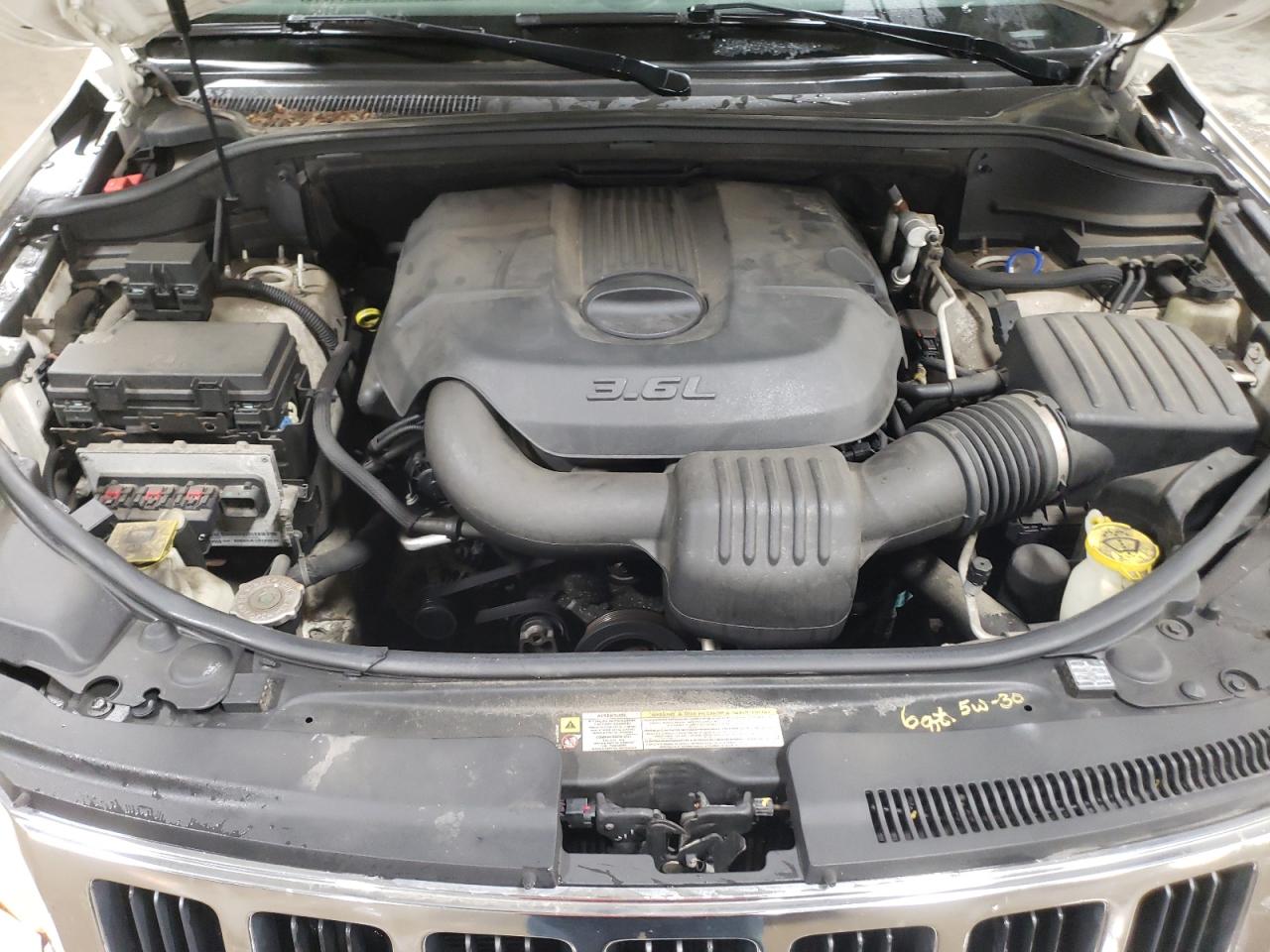 2011 Jeep Grand Cherokee - Image 11