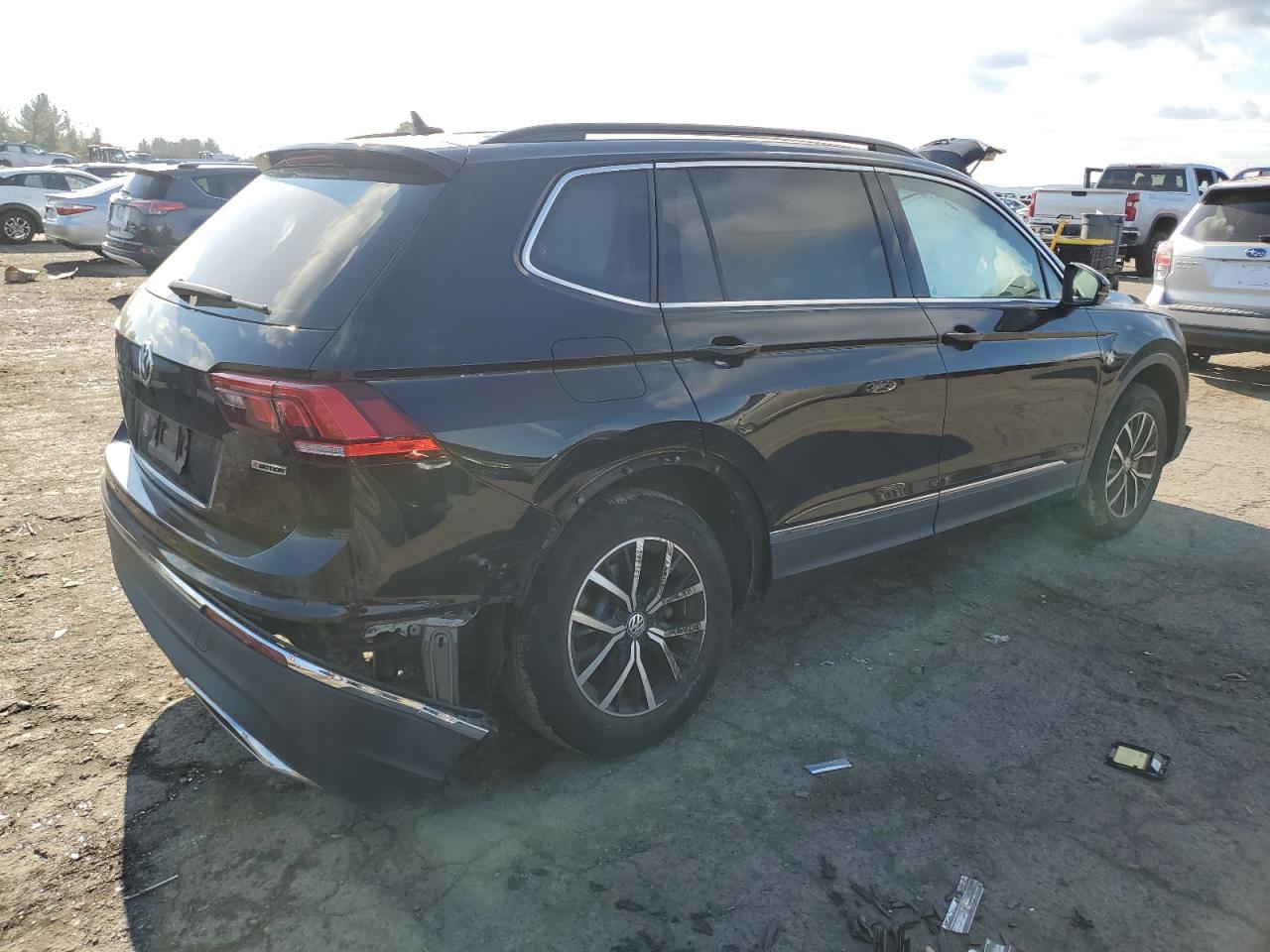 2021 Volkswagen Tiguan - Image 3