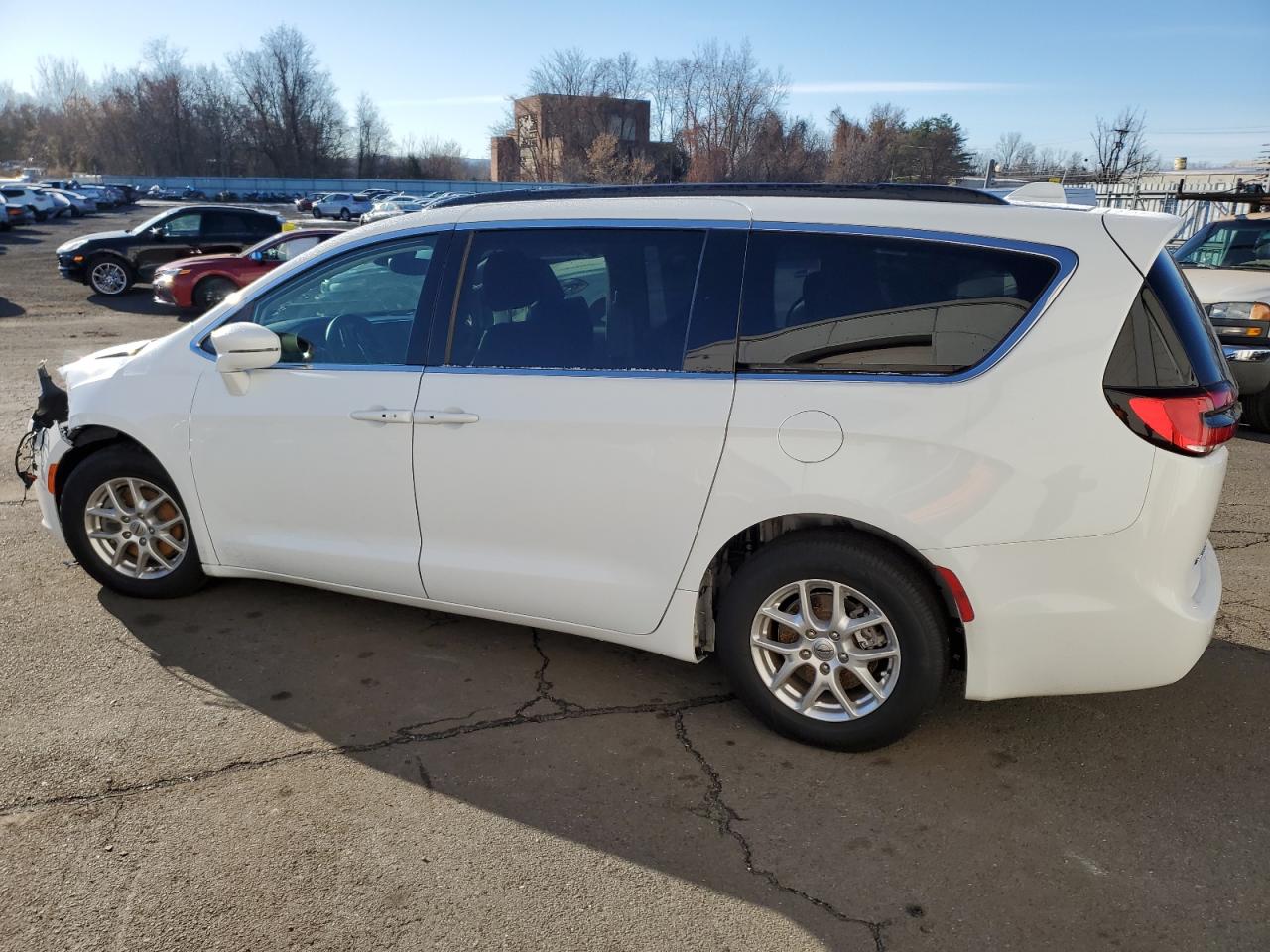 2022 Chrysler Pacifica - Image 2