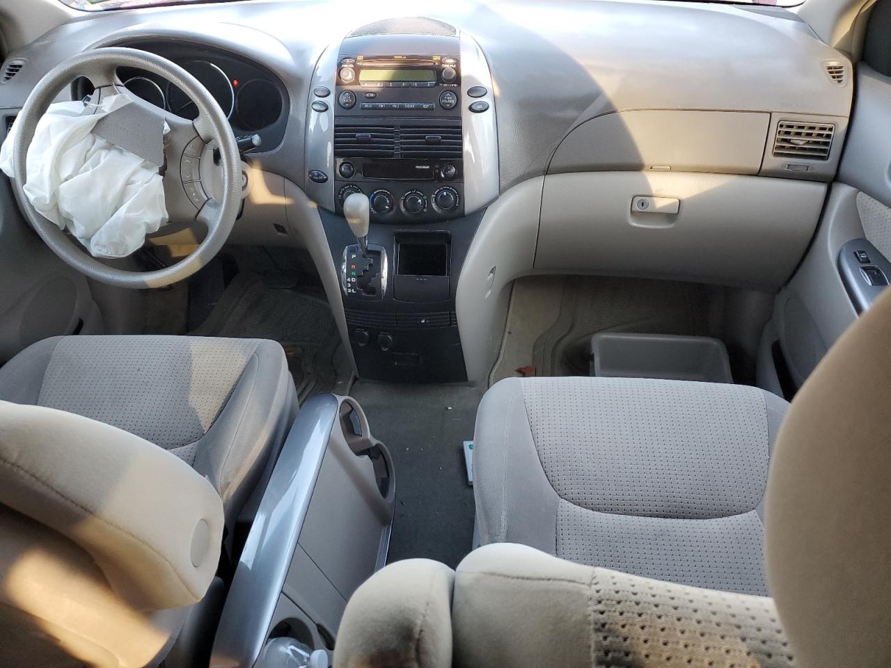 2007 Toyota Sienna - Image 8