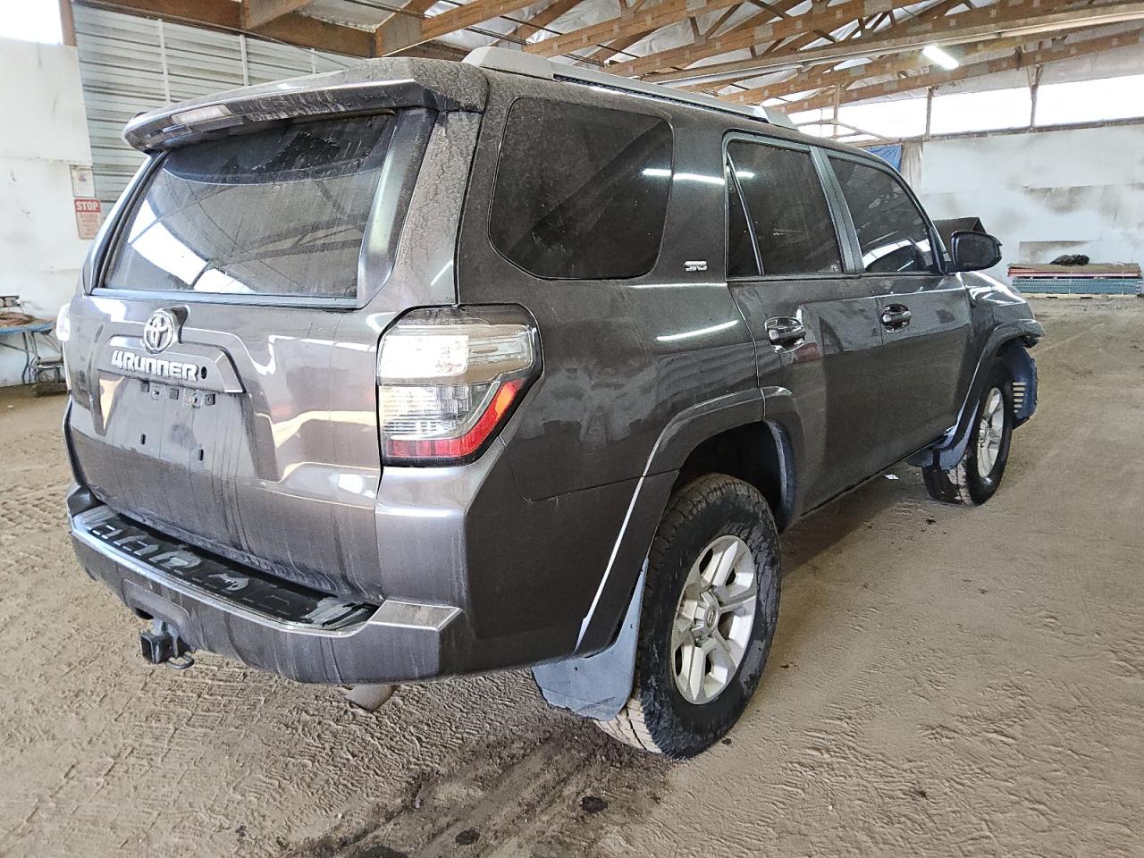 VIN JTEBU5JRXJ5575584 2018 TOYOTA 4RUNNER no.3