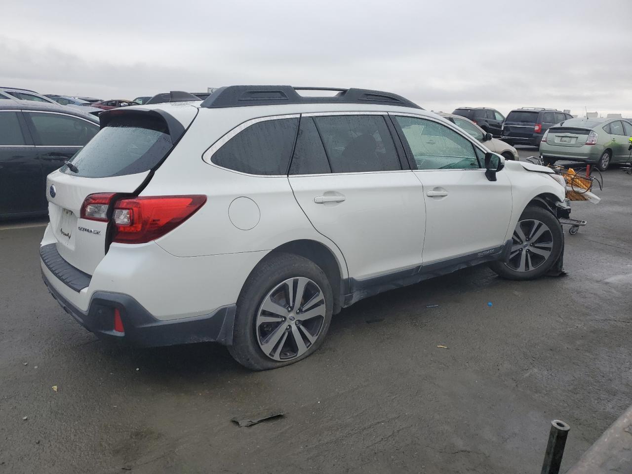 2018 Subaru Outback - Image 3
