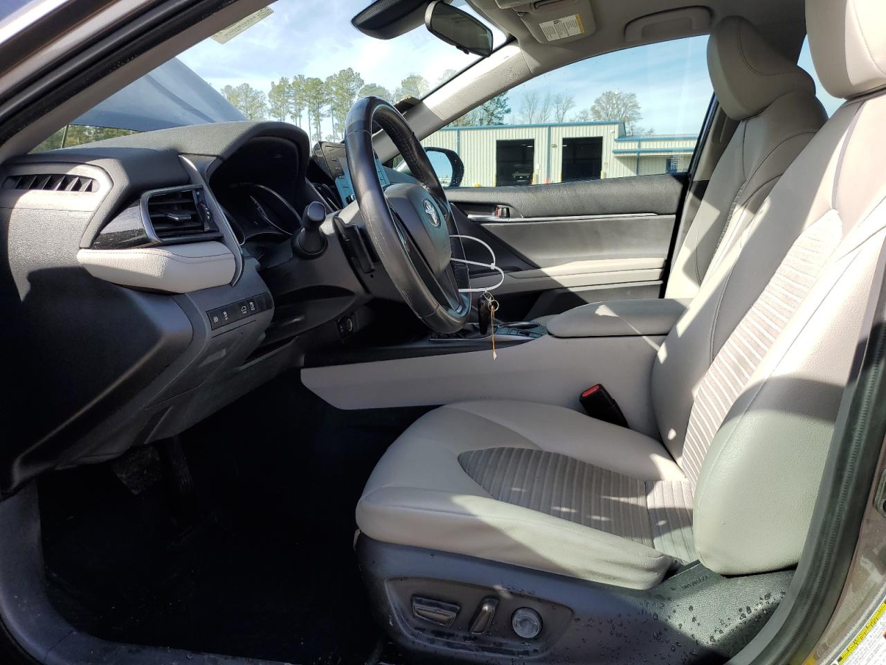 2022 Toyota Camry - Image 7
