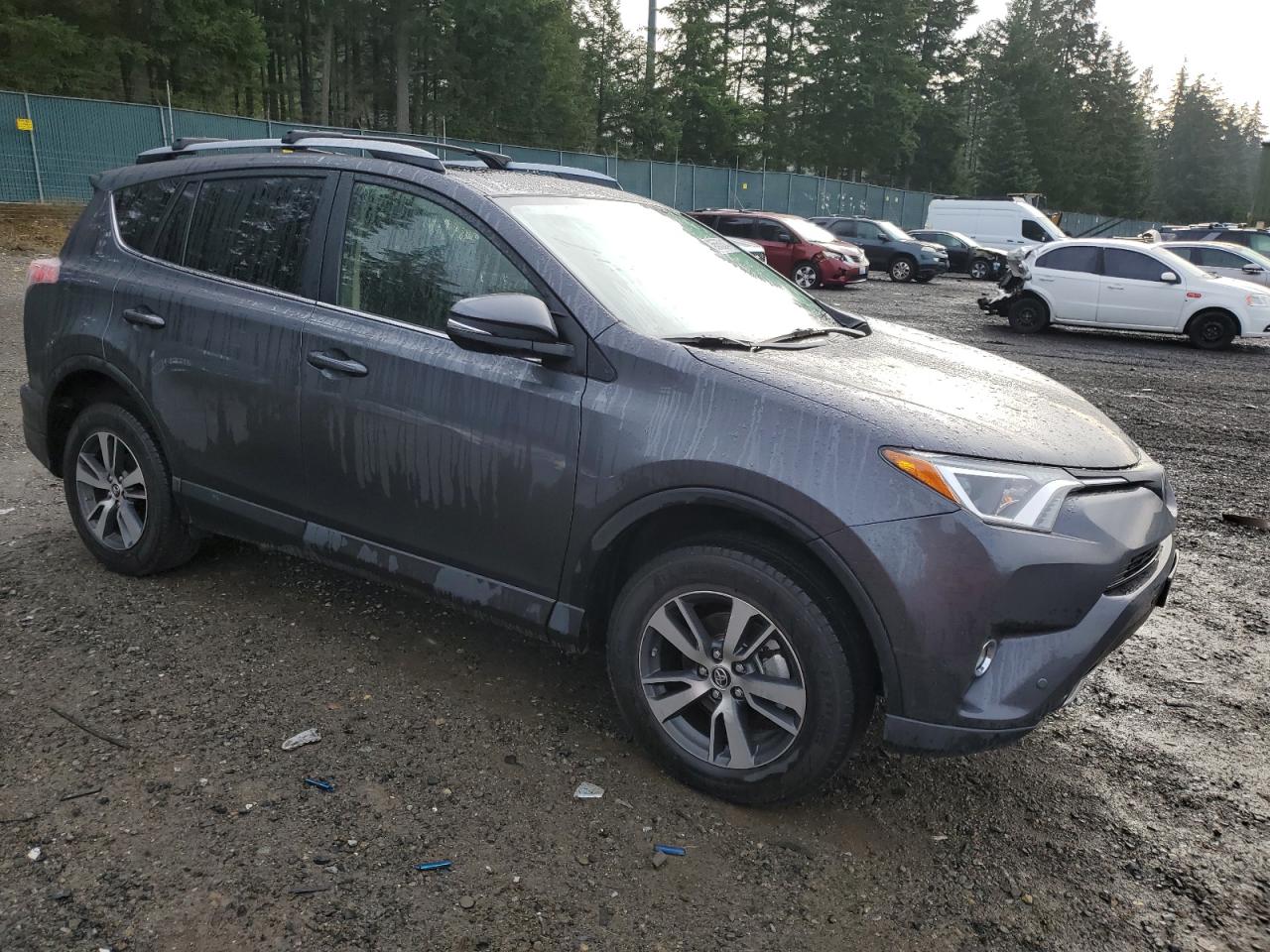 VIN JTMRFREV9JJ190133 2018 TOYOTA RAV4 no.4