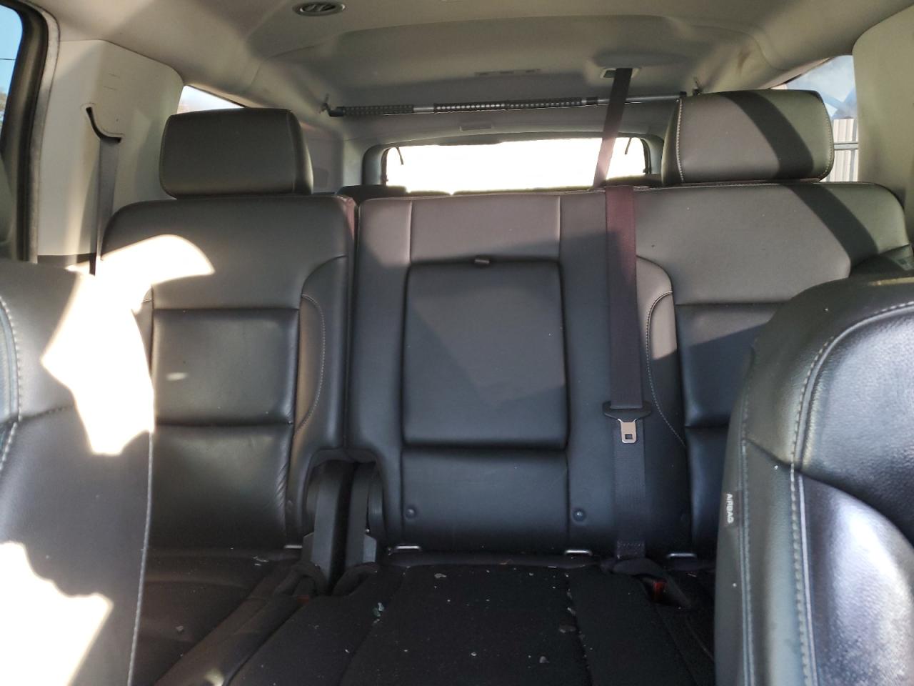 2019 Chevrolet Suburban - Image 10