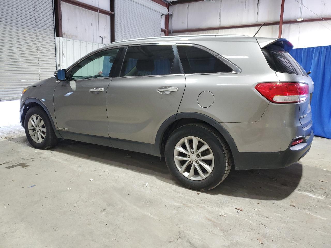 2017 Kia Sorento - Image 2
