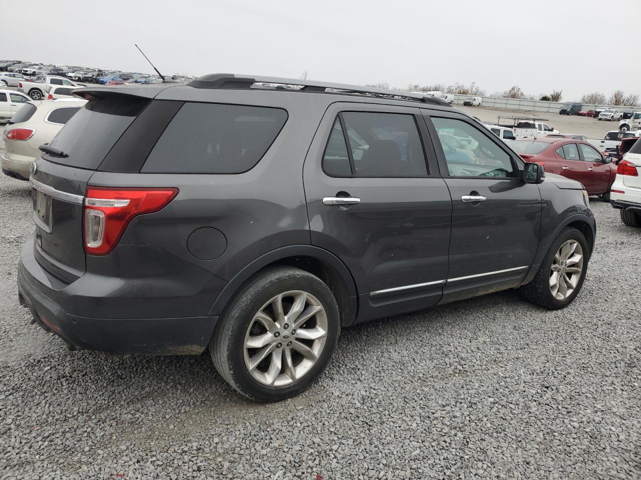 2015 Ford Explorer - Image 3